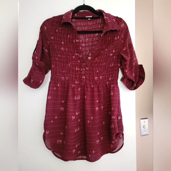 KISMET Burgundy tunic top, semi sheer w birds on a wire print size M - Picture 1 of 3